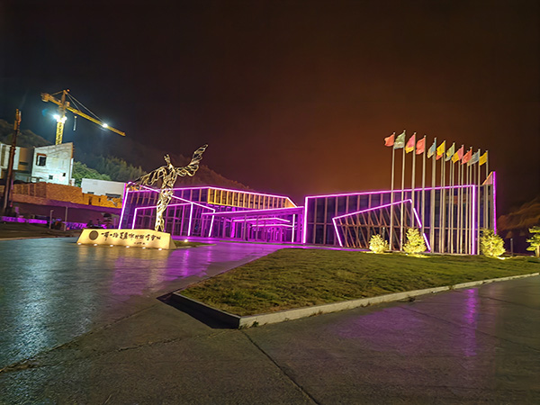 城市亮化是现代城市建设的重要组成部分，它不仅可以美化城市的夜景，还能提升城市的整体形象。随着科技的不断进步，城市亮化也得到了更多的关注和创新。本文将介绍一些关于城市亮化的创意和技术，帮助读者了解北屯城市亮化的重要性以及如何进行北屯城市亮化的规划和实施。